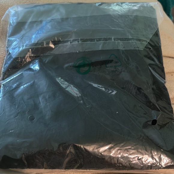 Black Sheer Long Sleeve Top size 8 Brand New - Picture 6 of 7